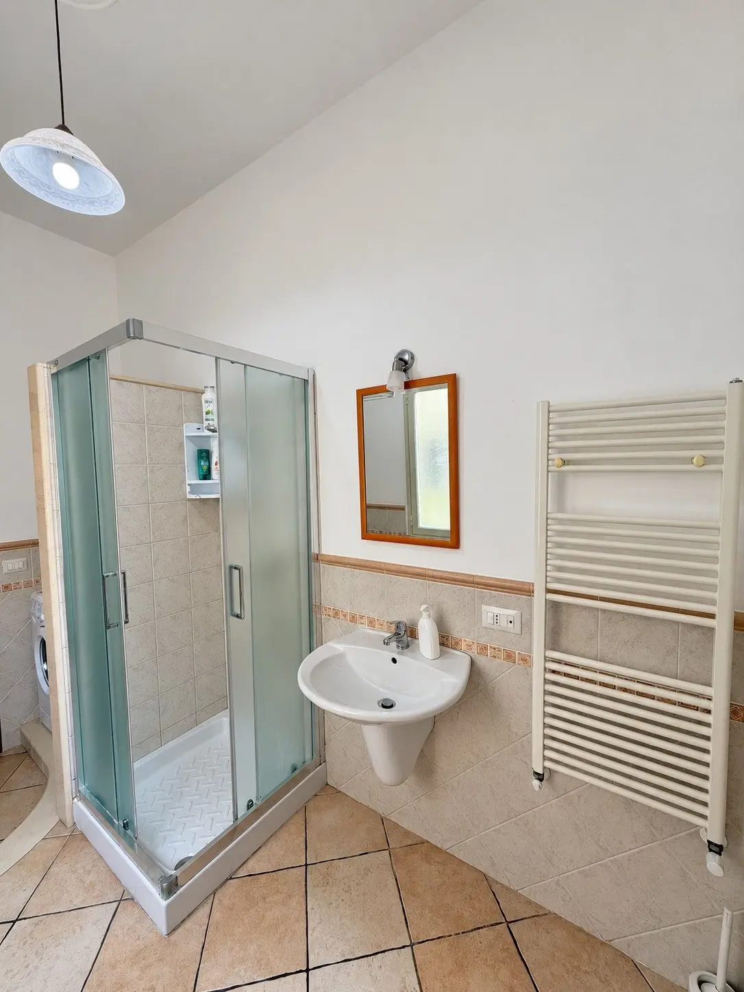 Bagno con box doccia, Casa del Duomo a Cefalù