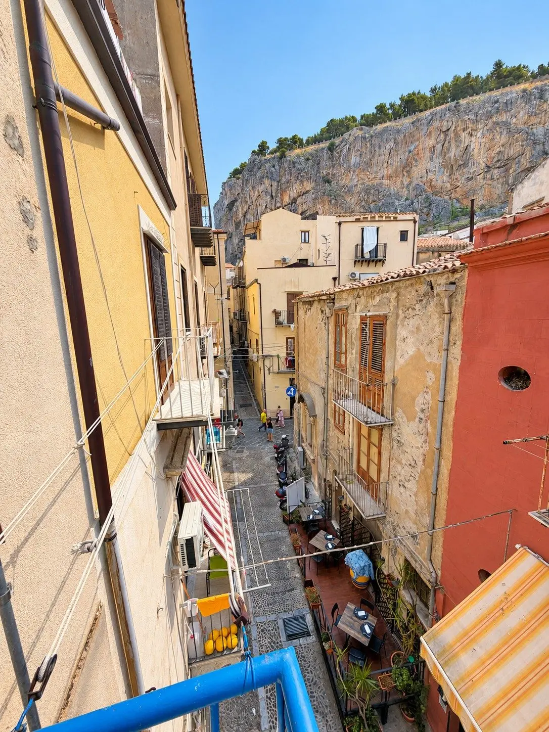 La Rocca vista dal balcone della Casa del Duomo