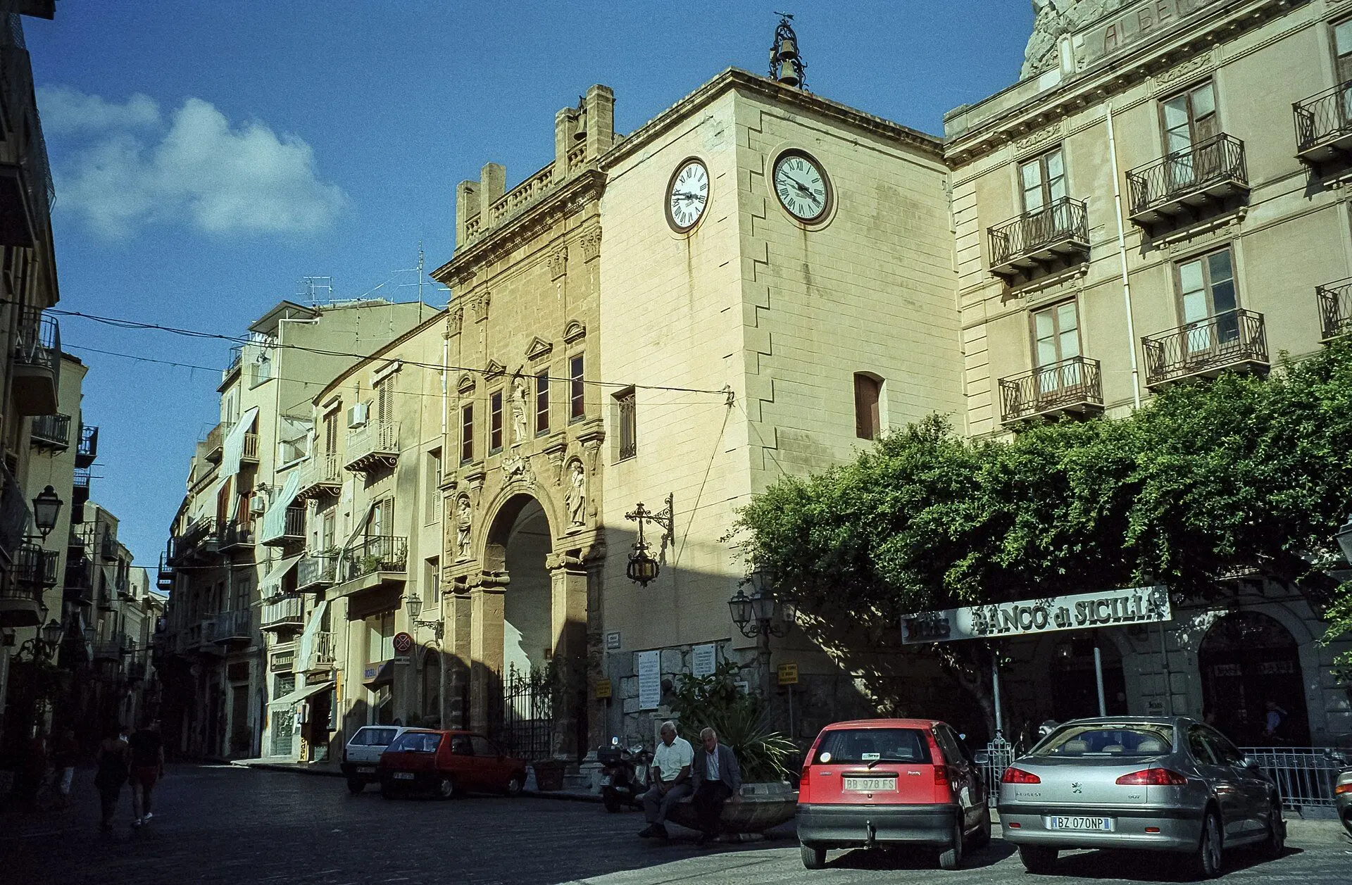 Corso Ruggero, la via principale del centro storico