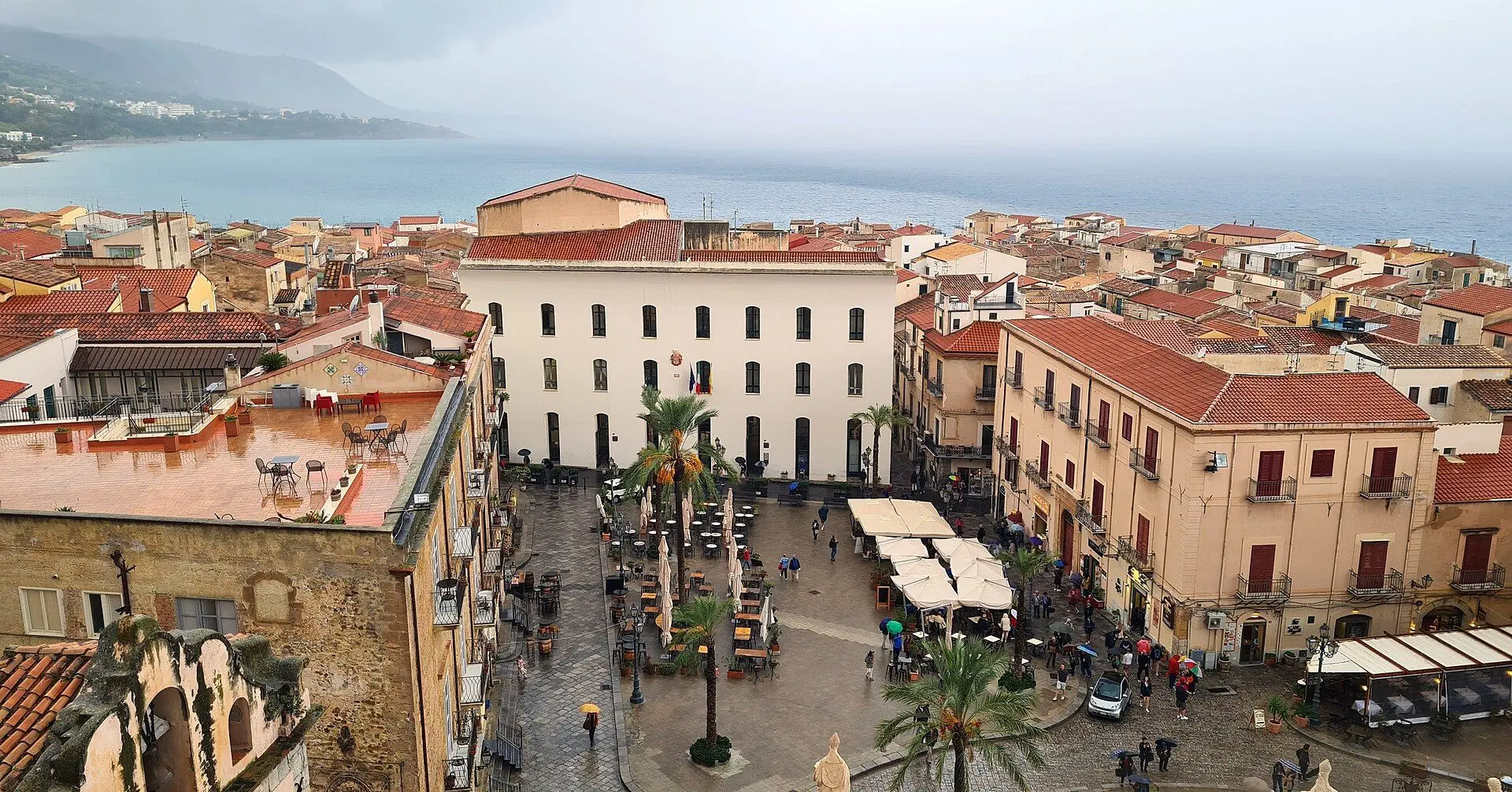 Piazza del Duomo a Cefalù