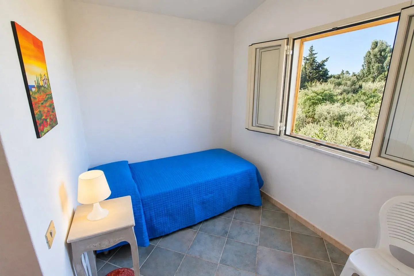 Camera singola con finestra sugli ulivi, Villa dei Mandarini a Cefalù